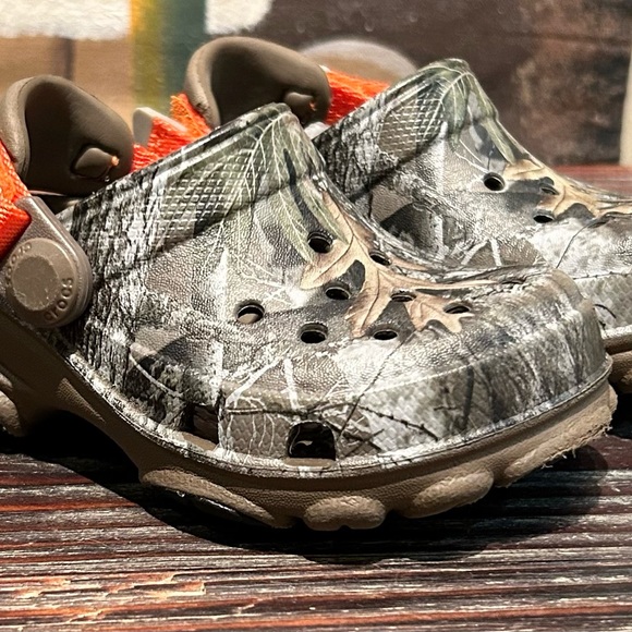 Boys infant toddler size 5  all terrain real tree crocs - Picture 6 of 8